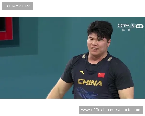 举重教练上场代练意外举成纪录重量 举重教练上场代练意外举成纪录重量