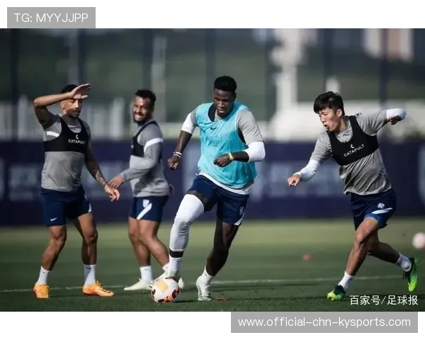 教练组寻求战术突破提升竞争力，教练布置战术