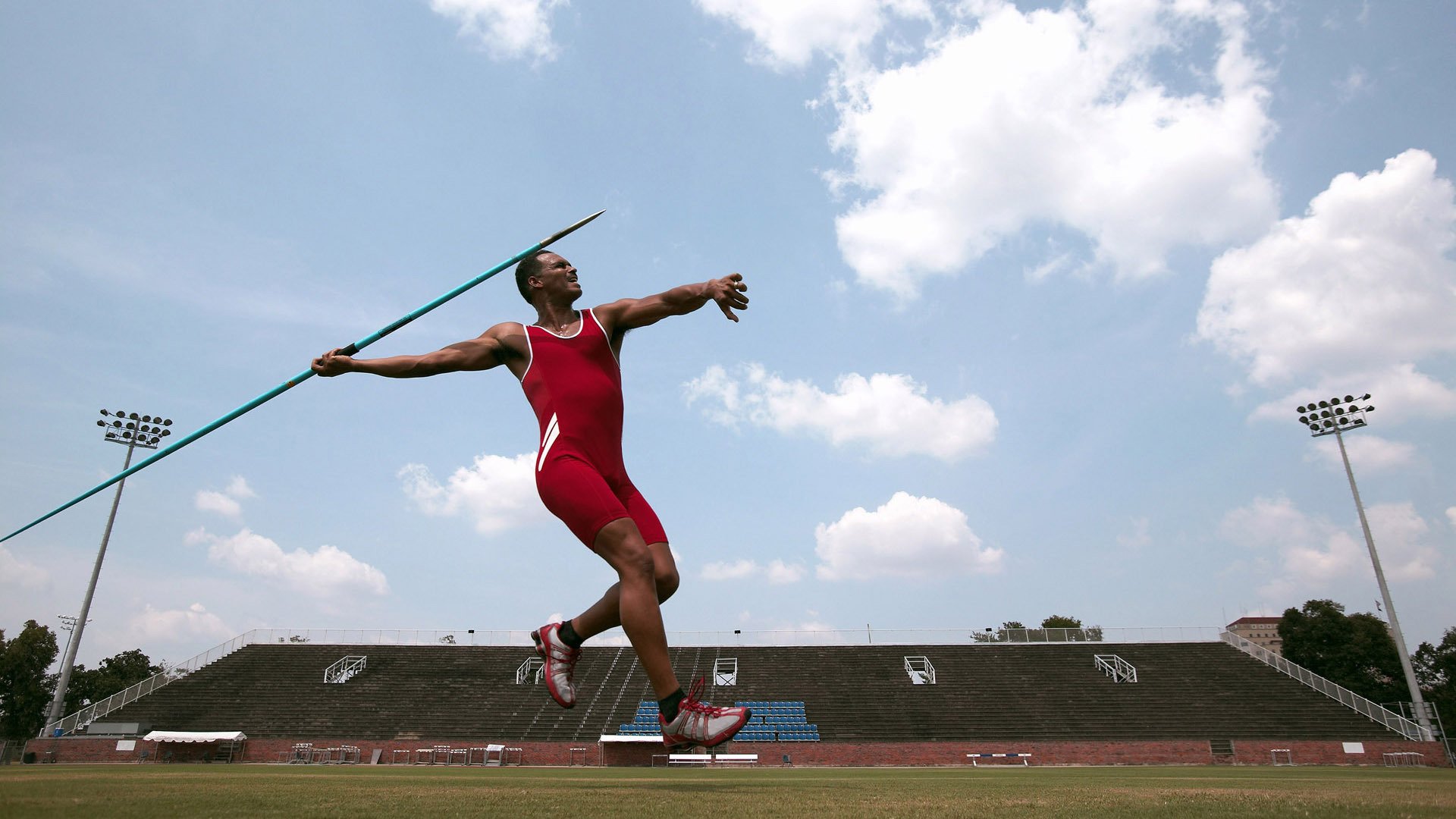 巨头争霸，2025电竞赛场火拼升级！