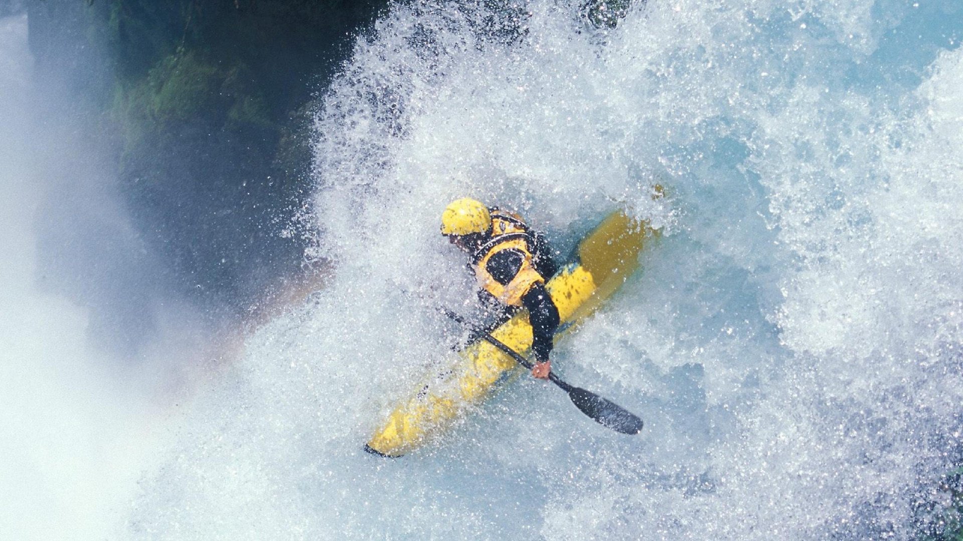 球队在欧洲杯中对球场纪律的执行力被称道，足球队欧洲