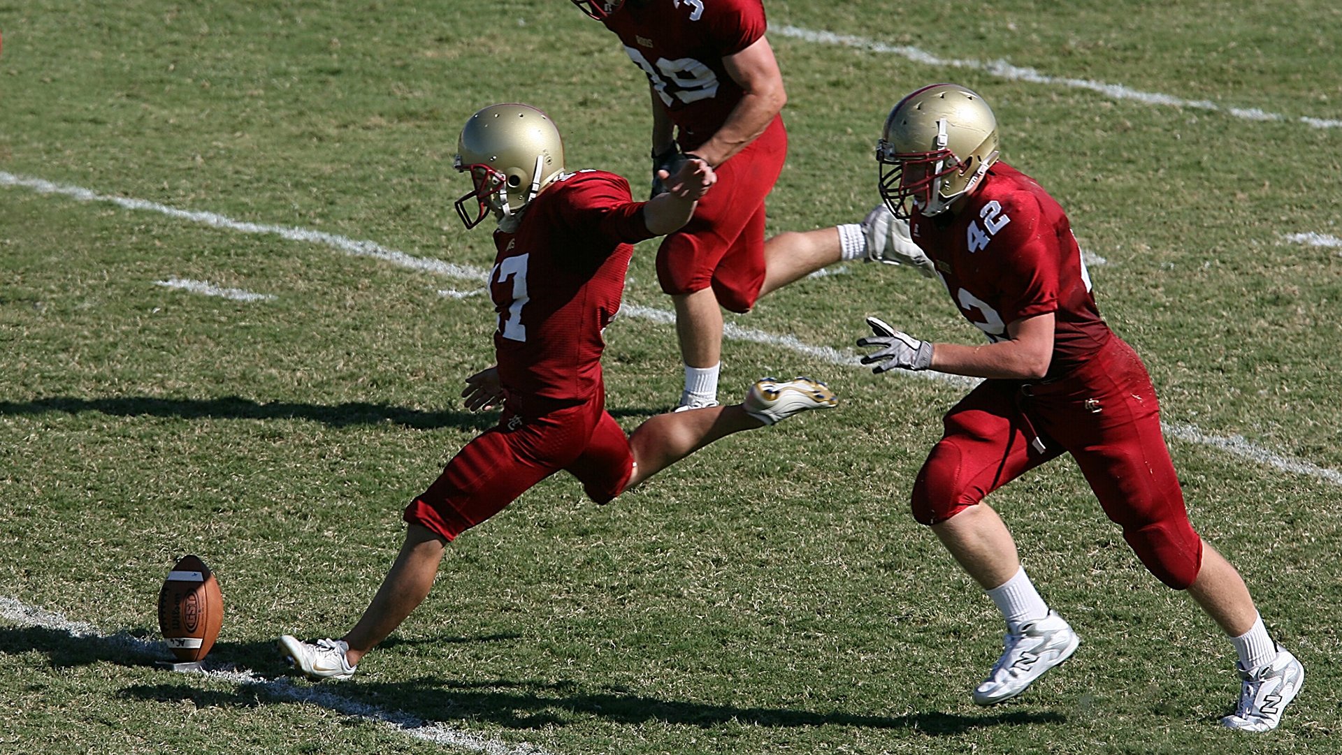 开云体育网站入口-蓉城边路强势推动进攻节奏，成都蓉城队